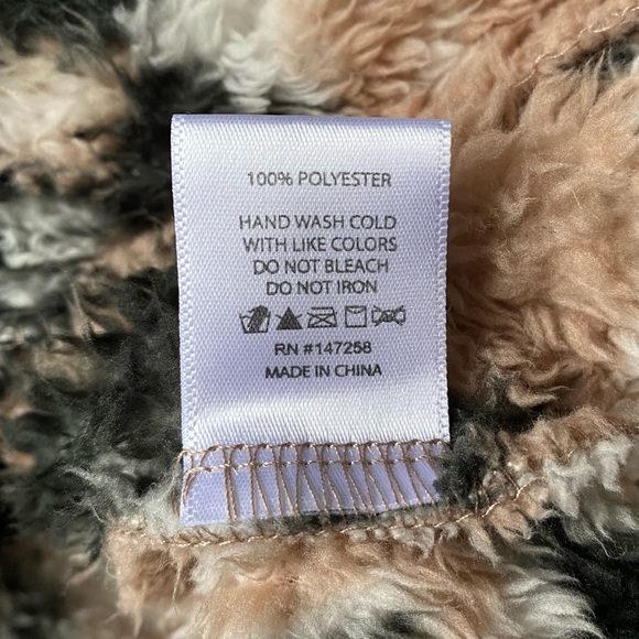 Simply Southern Womens Stylish Tan and Cream Teddy Jacket Size M - Picture 7 of 7